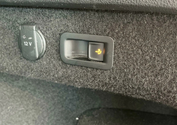 Volkswagen Passat cena 136900 przebieg: 69862, rok produkcji 2019 z Przemków małe 562